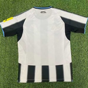 Newcastle United 2025-26 Camiseta local