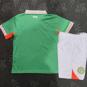niños Irlanda 2025-26 Local Kit
