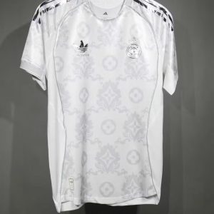 Real Madrid 2025-26 LV Special Edition Camiseta versión jugador