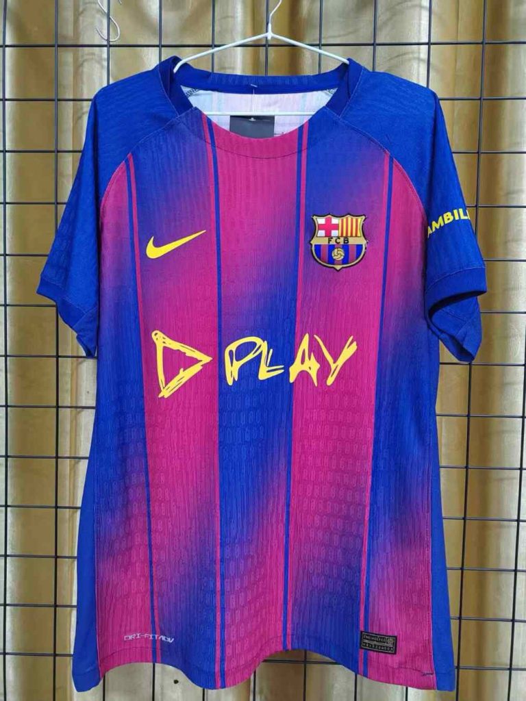 Barcelona 2025 Collaborative collection Camiseta