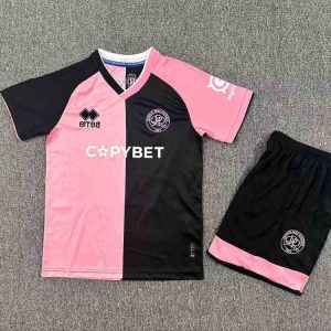niños Queens Park Rangers 2025-26 Visitante kit