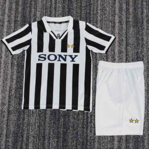 niños Juventus 1995-97 Local Kit