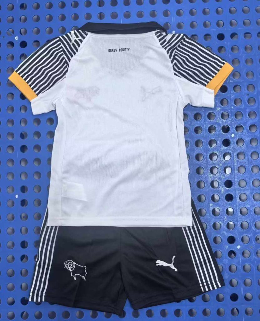 niños Derby County 2025-26 Local Kit