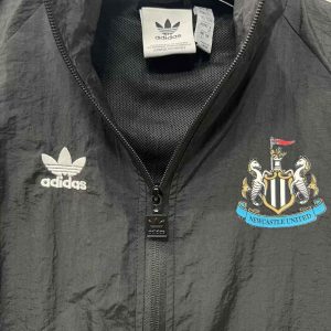 Newcastle United 2025-26 Cortavientos