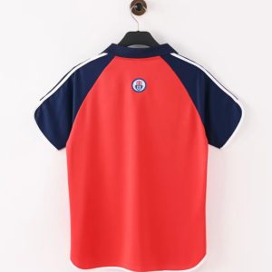 Universidad de Chile 2010-12 Camiseta local