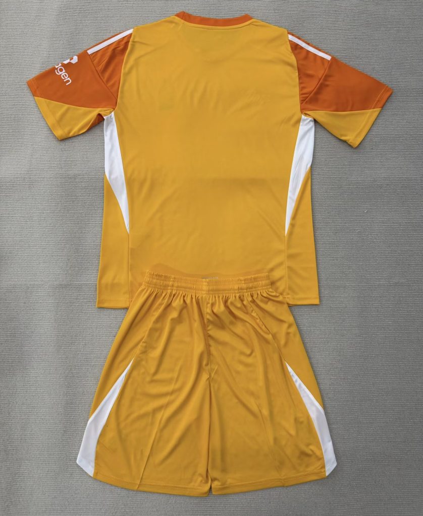 niños Nottingham Forest 2025-26 Portero Kit