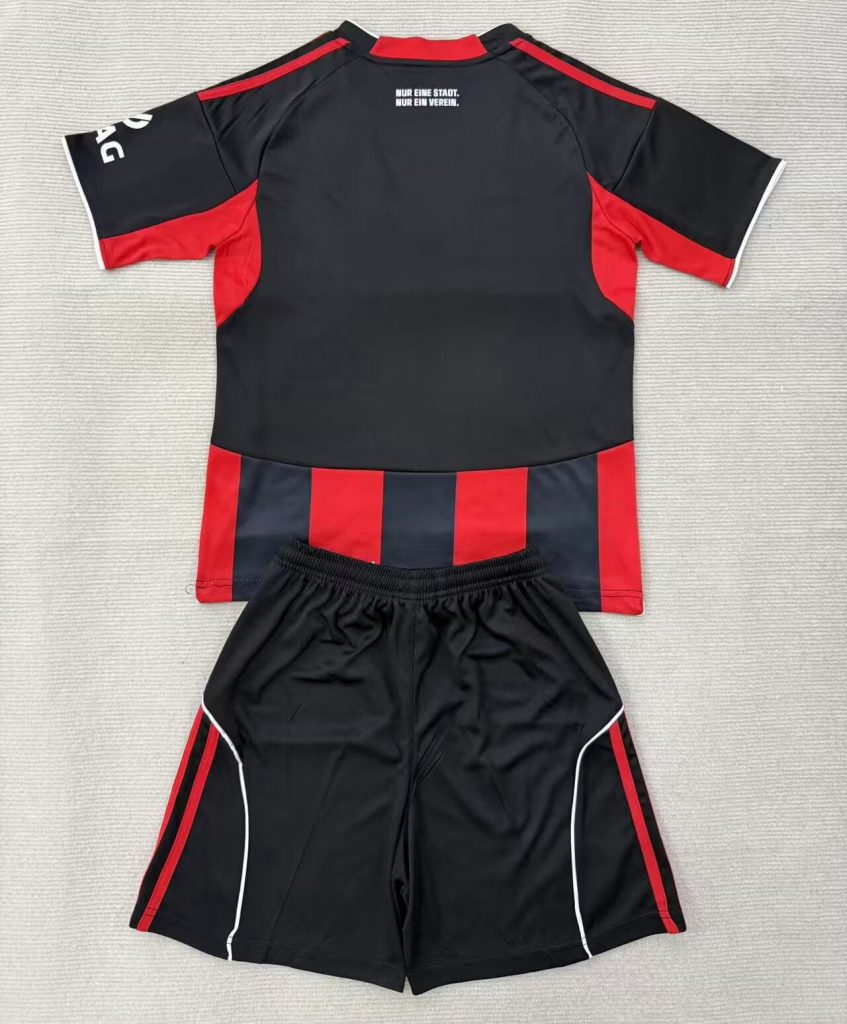 niños Frankfurt 2025-26 Local kit