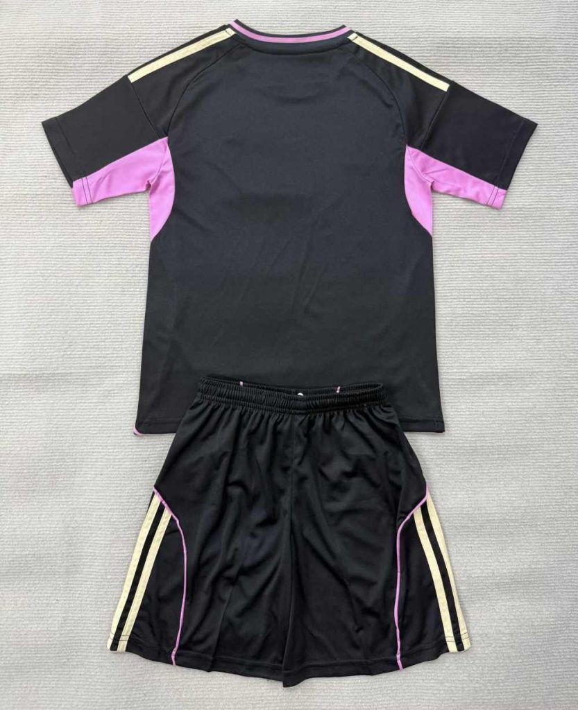 niños Juventus 2026-27 Special Edition Kit
