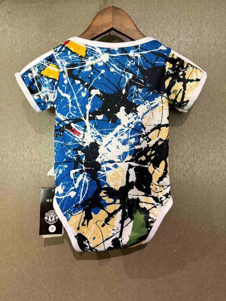 Bebé Manchester United 2026-27 Marvel Body de fútbol