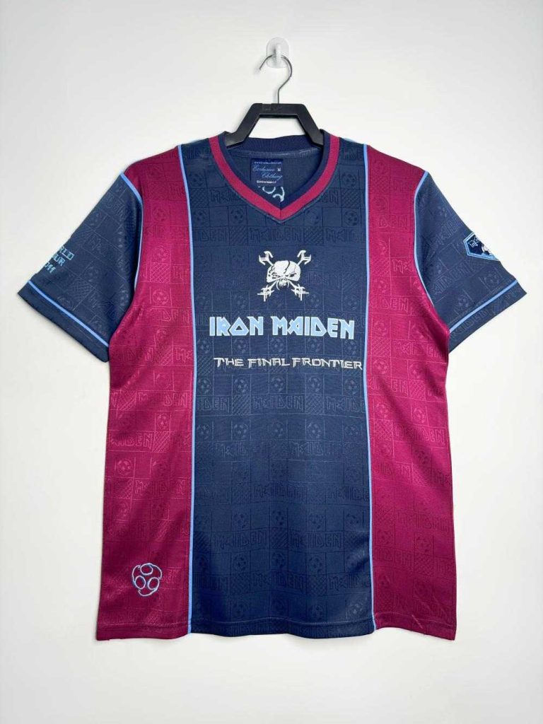 Iron Maiden Band 2011 Camiseta local